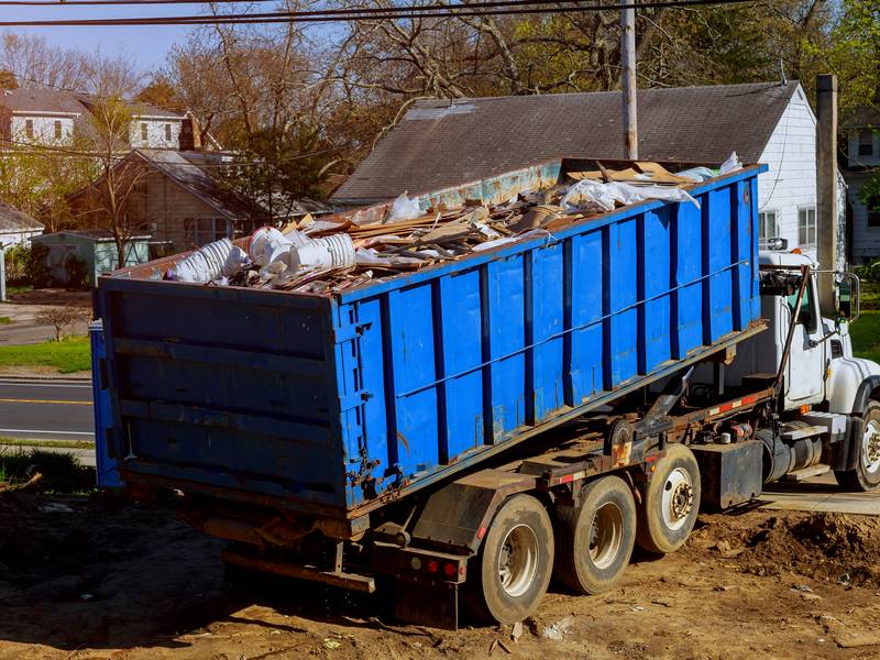 What Are the Benefits of Using a Roll Off Dumpster?